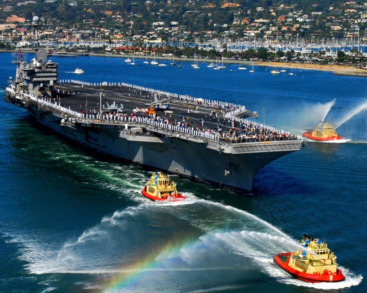 Авианосец на буксирах