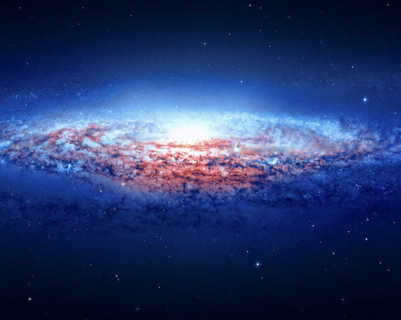 Яркая галактика