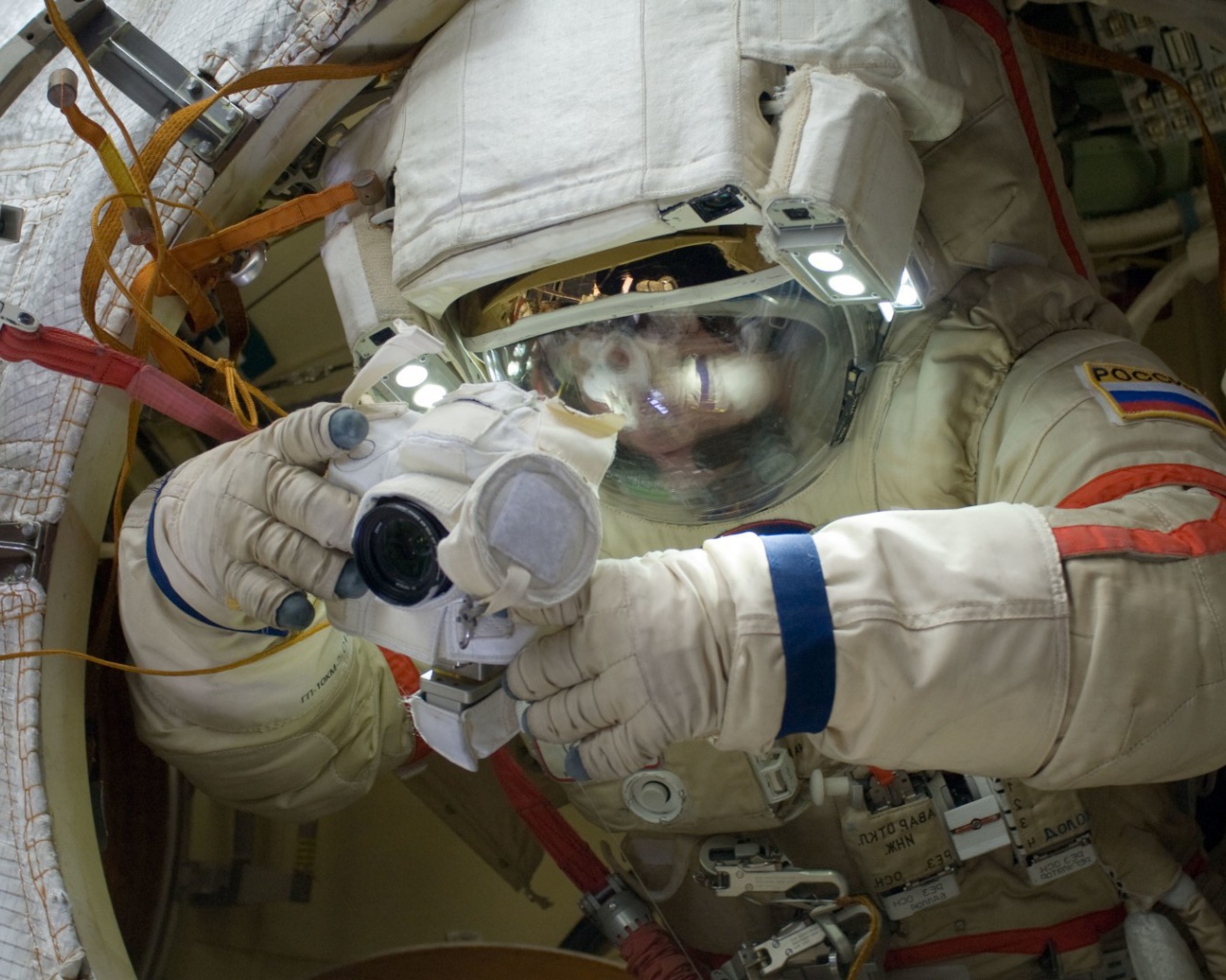 Российский космонавт