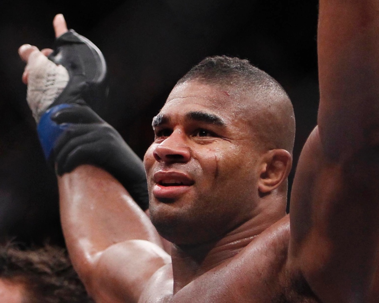 UFC гордость Алистер Оверим