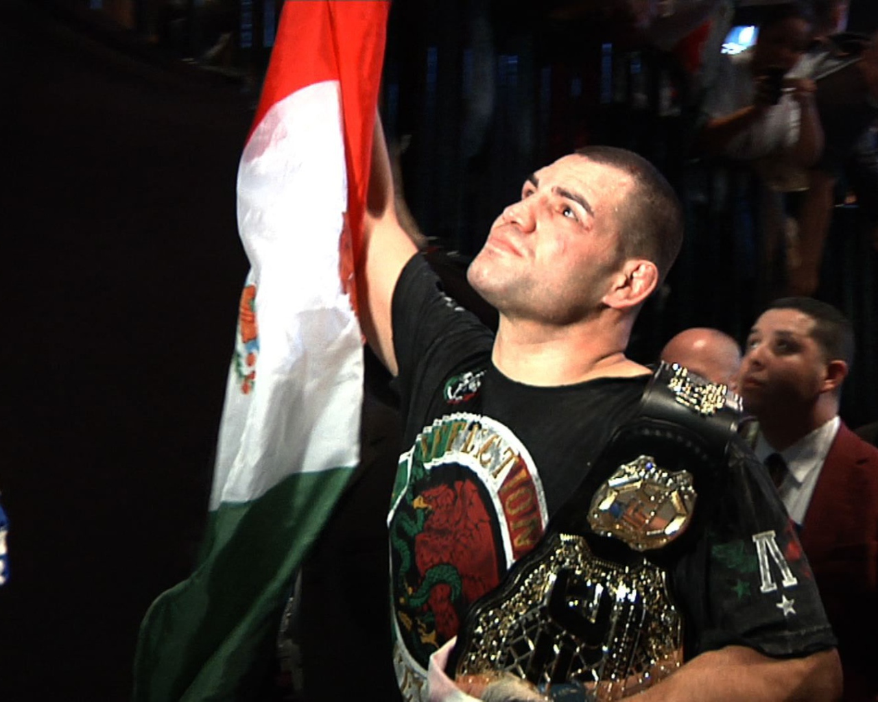 Бесстрашный Джуниор Дос Сантос