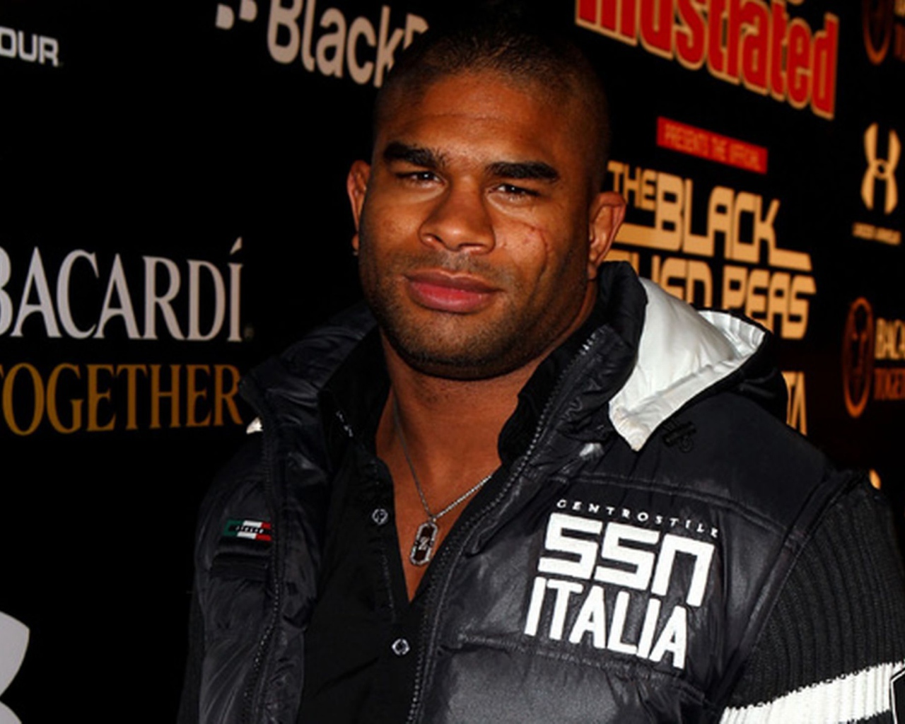 Бесстрашный боец UFC Алистер Оверим