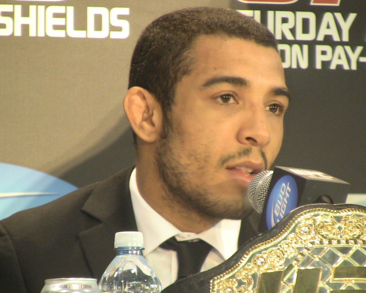 Популярный боец Хосе Альдо