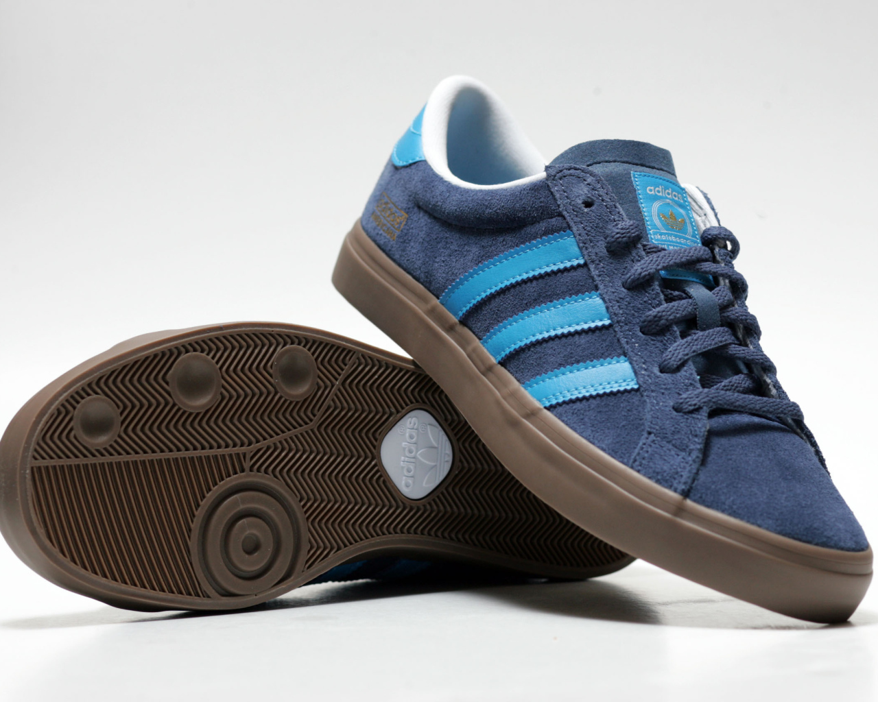 Кеды от фирмы Адидас