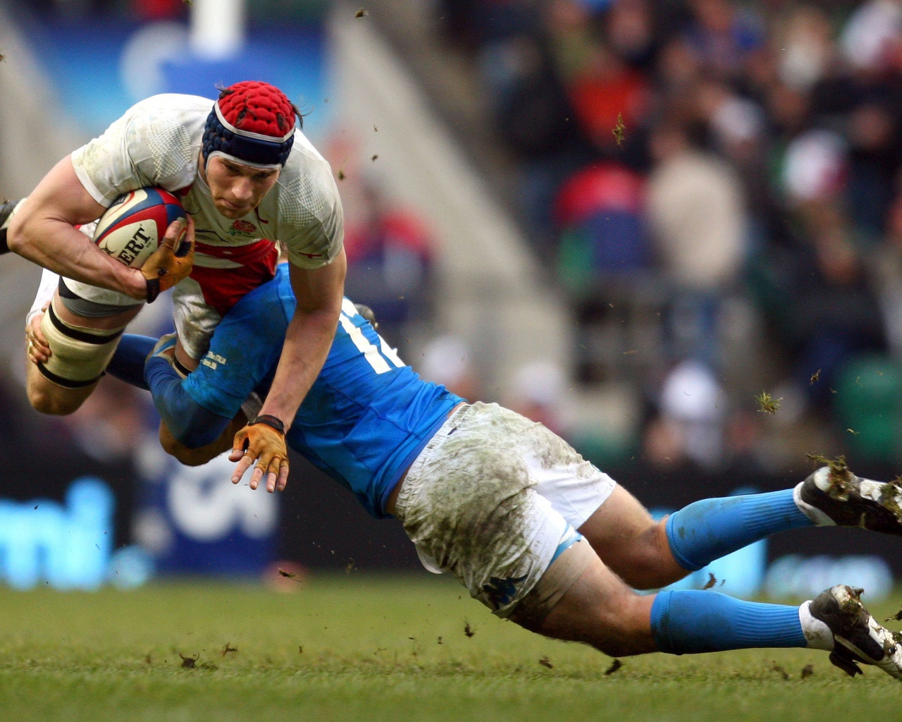 Игра в регби на поле