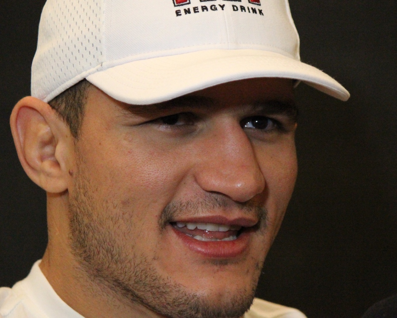 Известный UFC боец Джуниор Дос Сантос