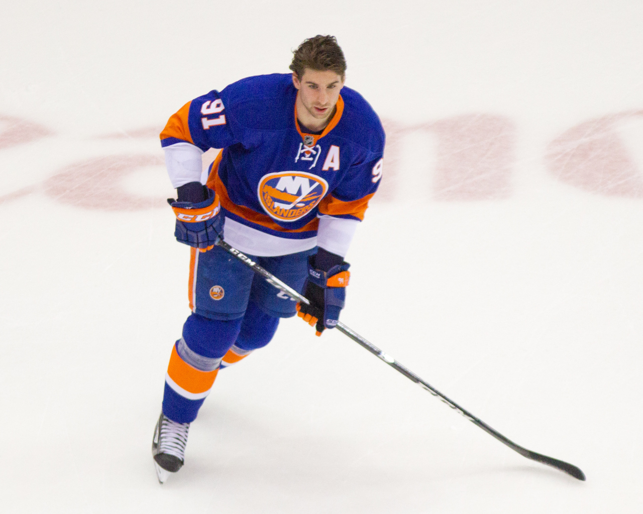 Известный Хоккеист из Айлендерс Джон Таварес