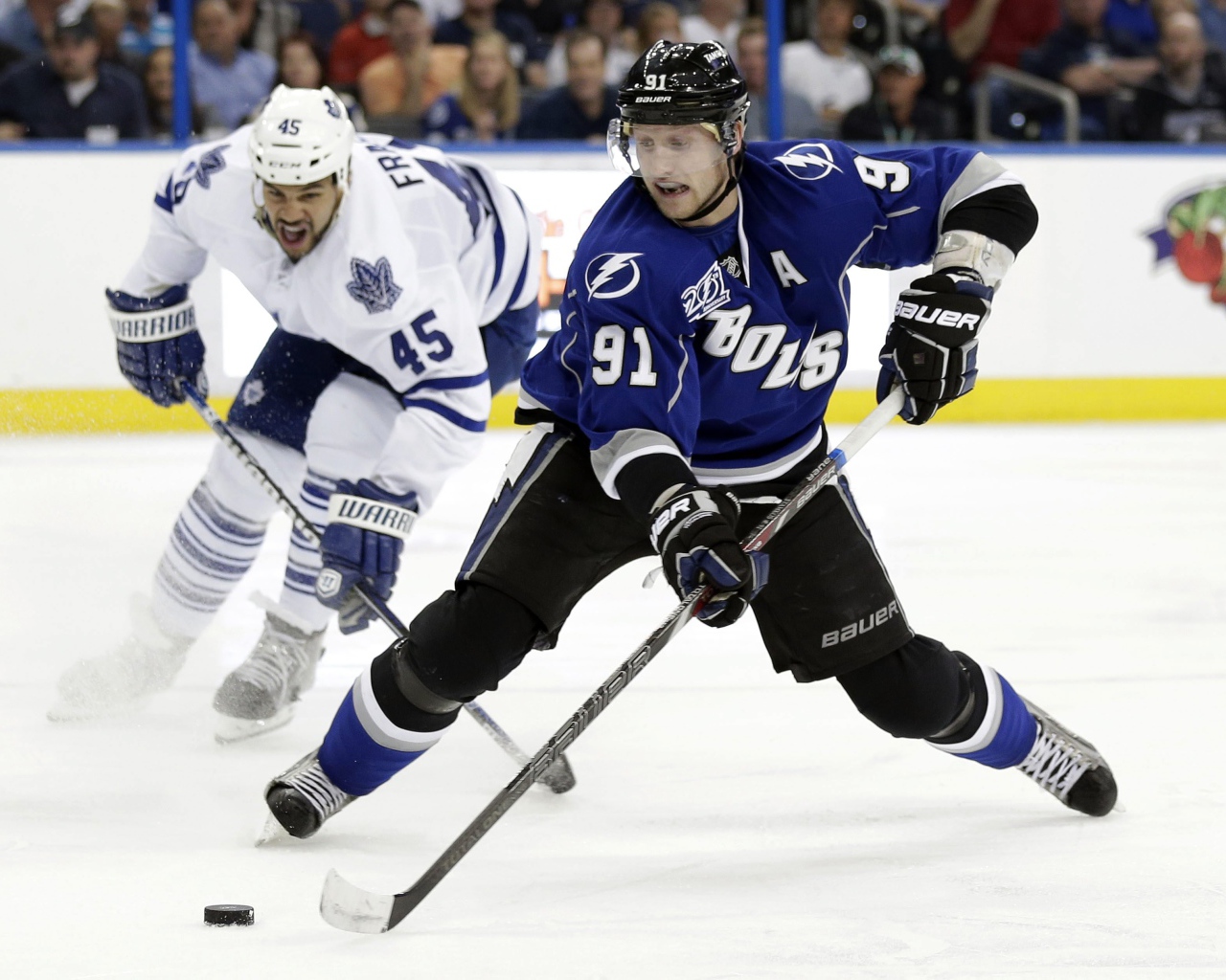 Хоккеист Стивен Стэмкос