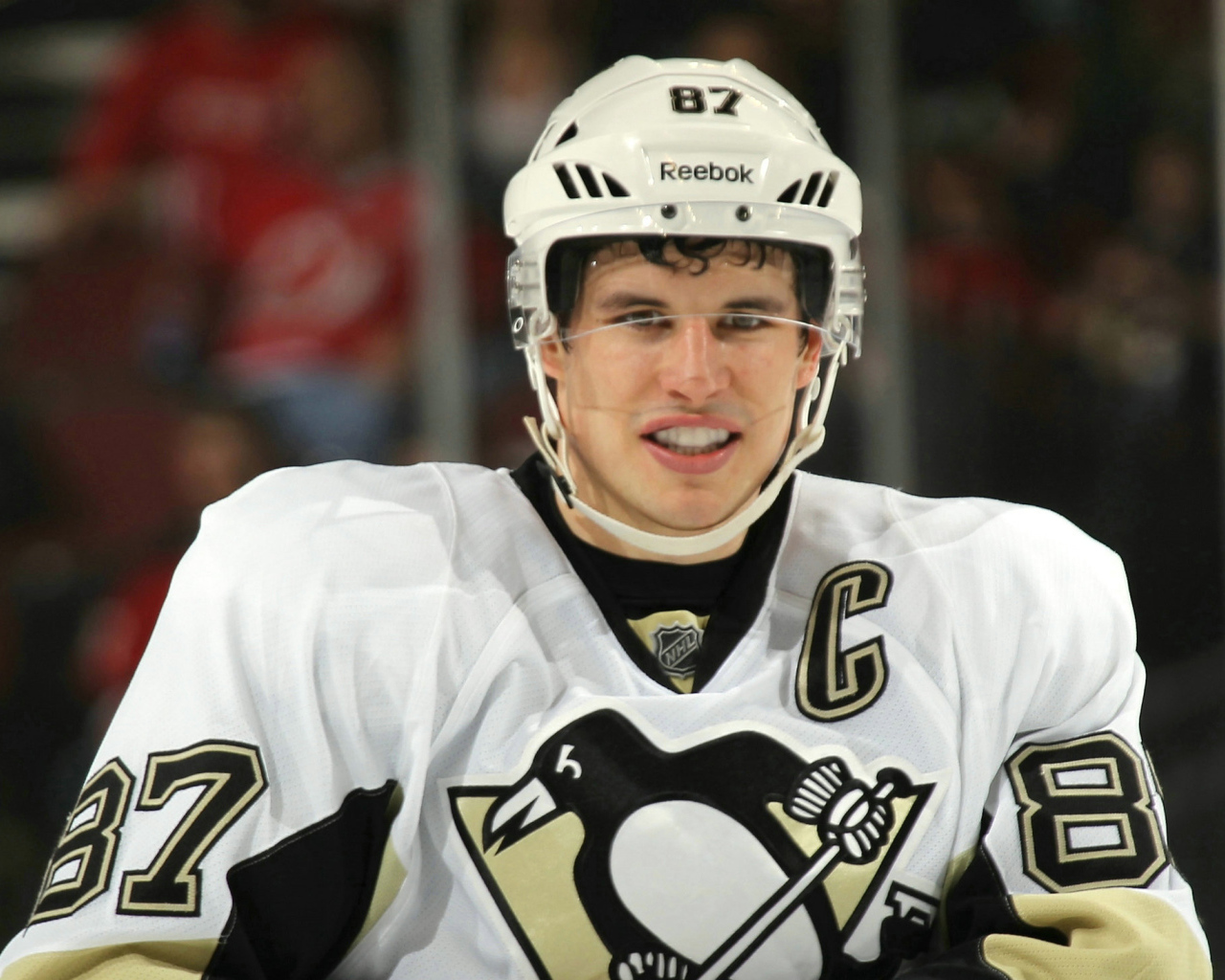 Сидни Кросби забил