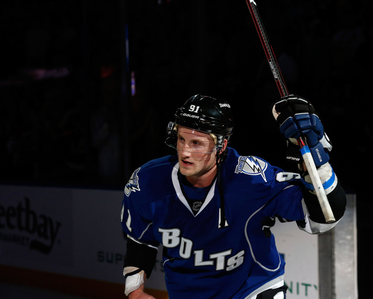 Стивен Стэмкос на льду