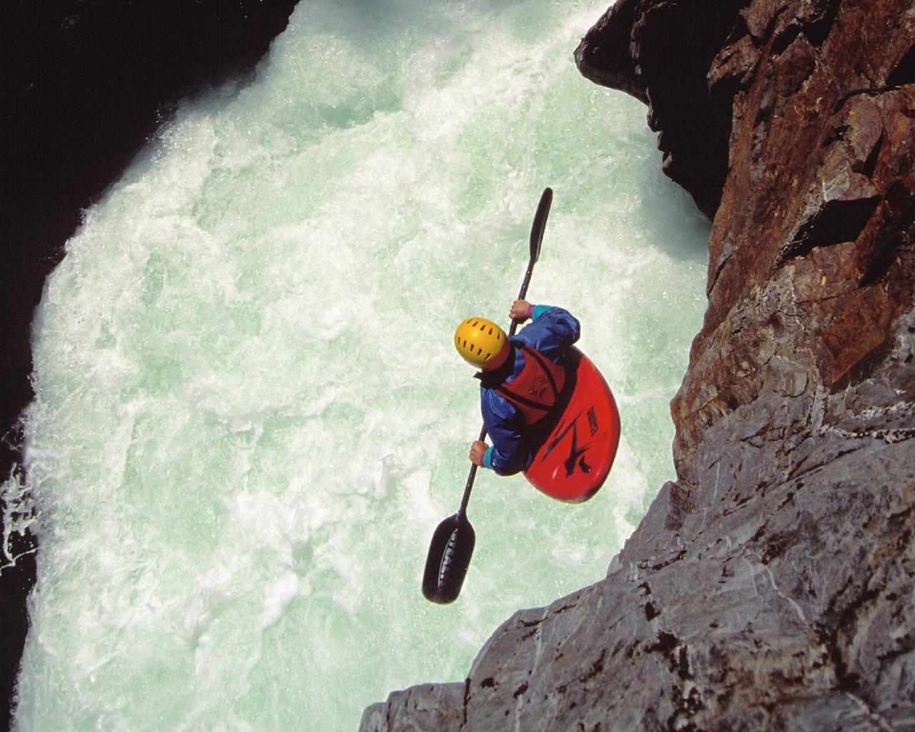 Спуск по горной реке