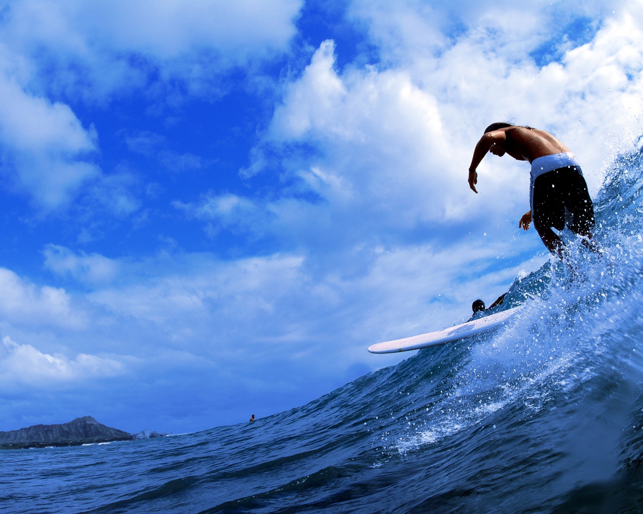 Парень на волне