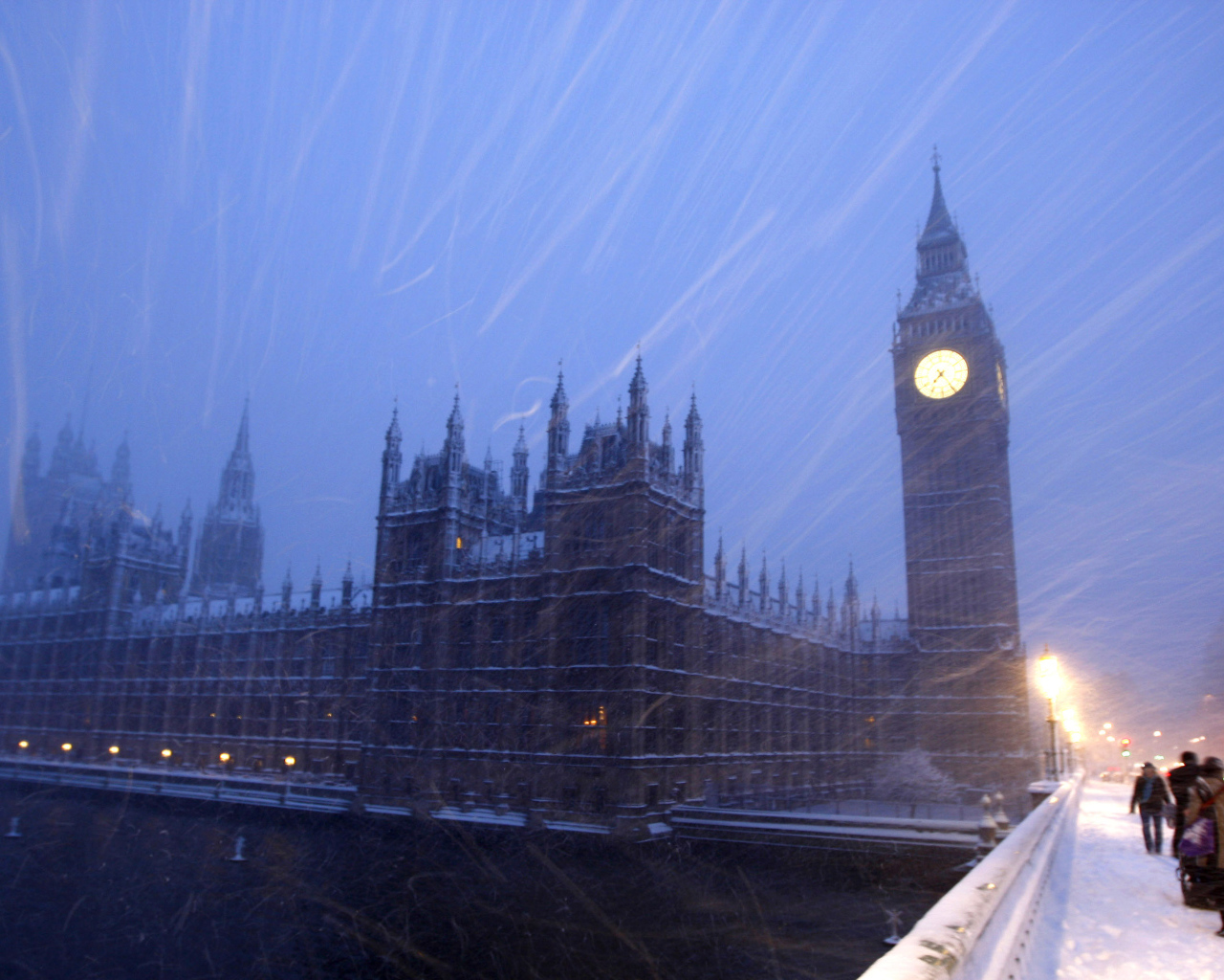 Snow blizzard in London