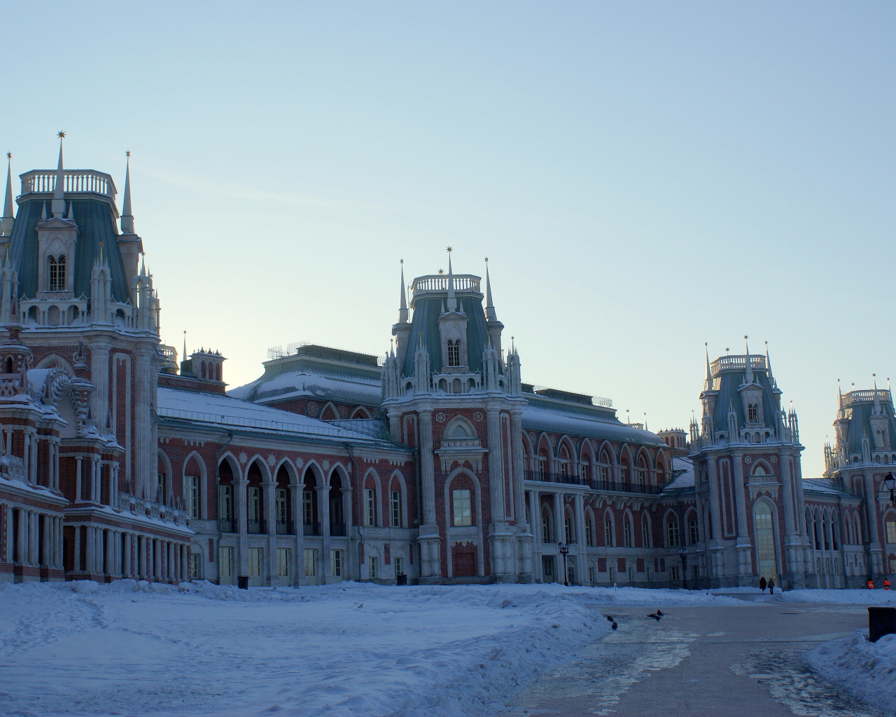 Снег в Москве Царицыно