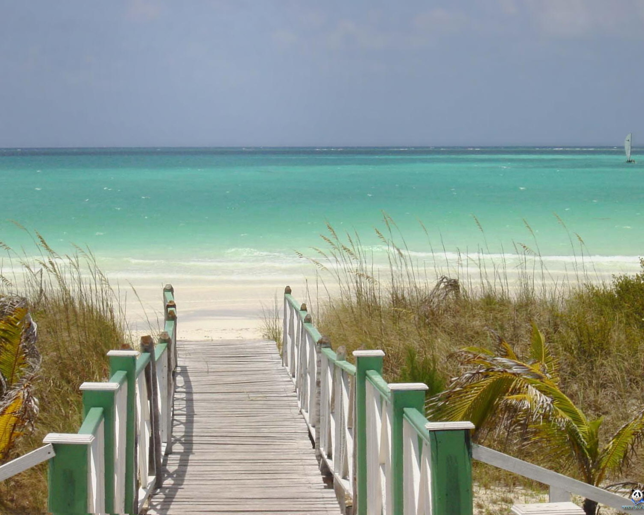 Дорожка к пляжу на Бали