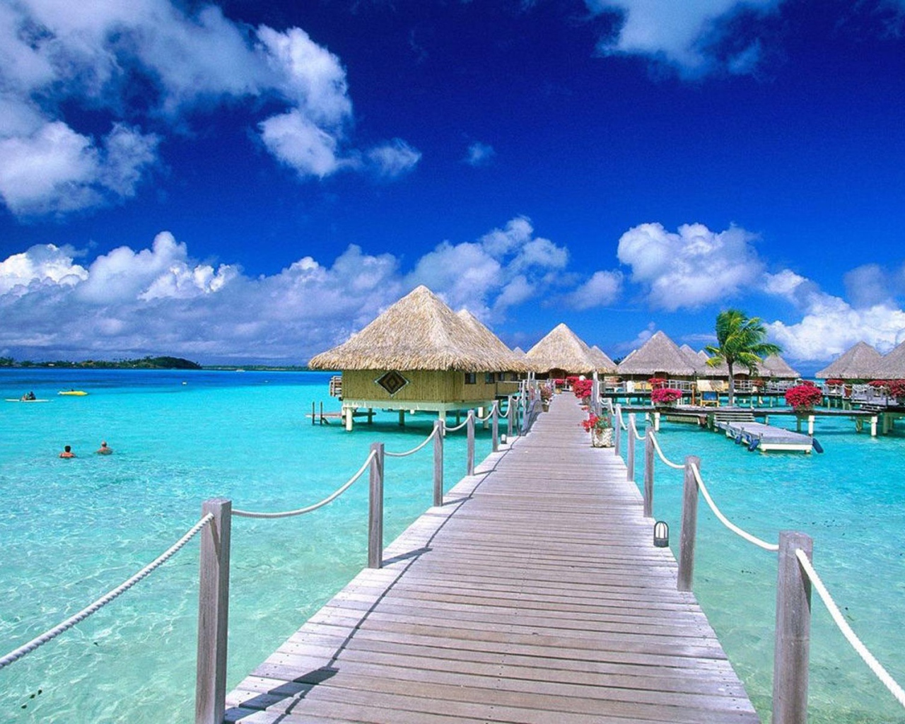 Причал с домиками на Бали