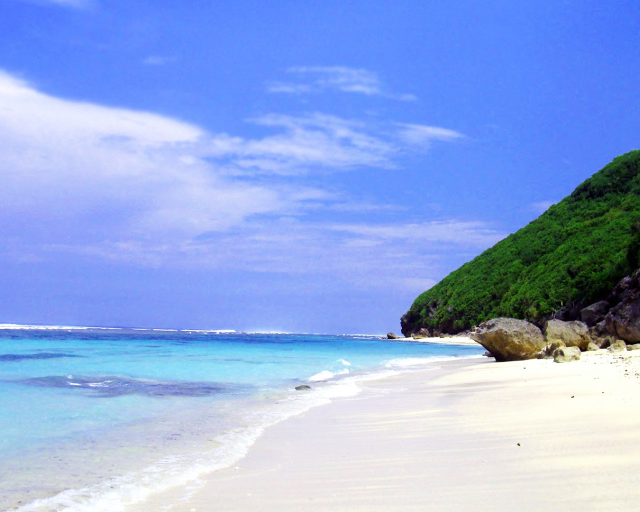 Дикий пляж на Бали