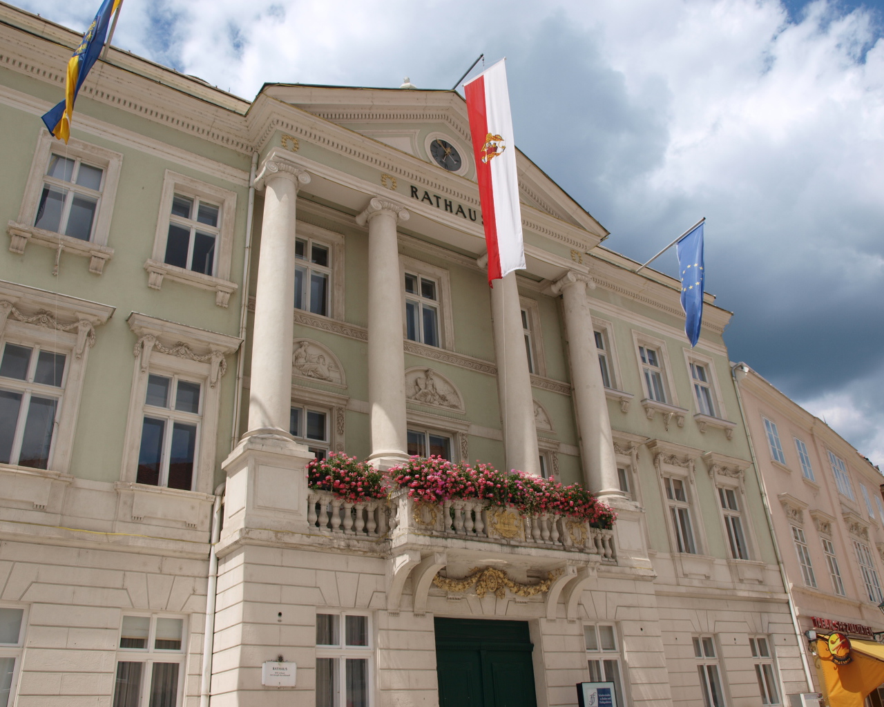 Административное здание на курорте Баден, Австрия