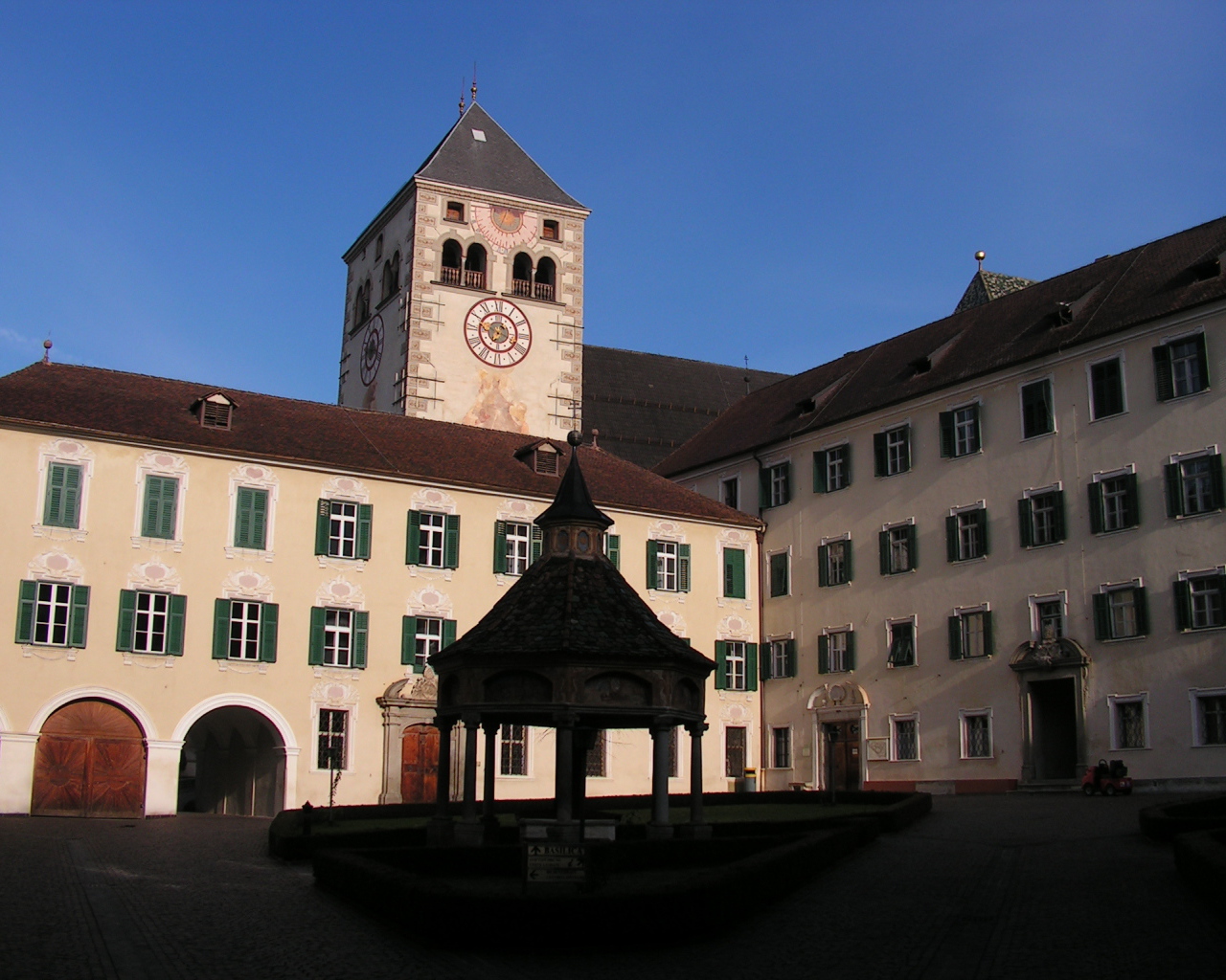 Площадь в городе Нойштифт, Австрия