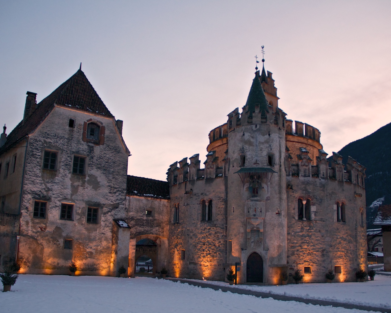 Замок в городе Нойштифт, Австрия