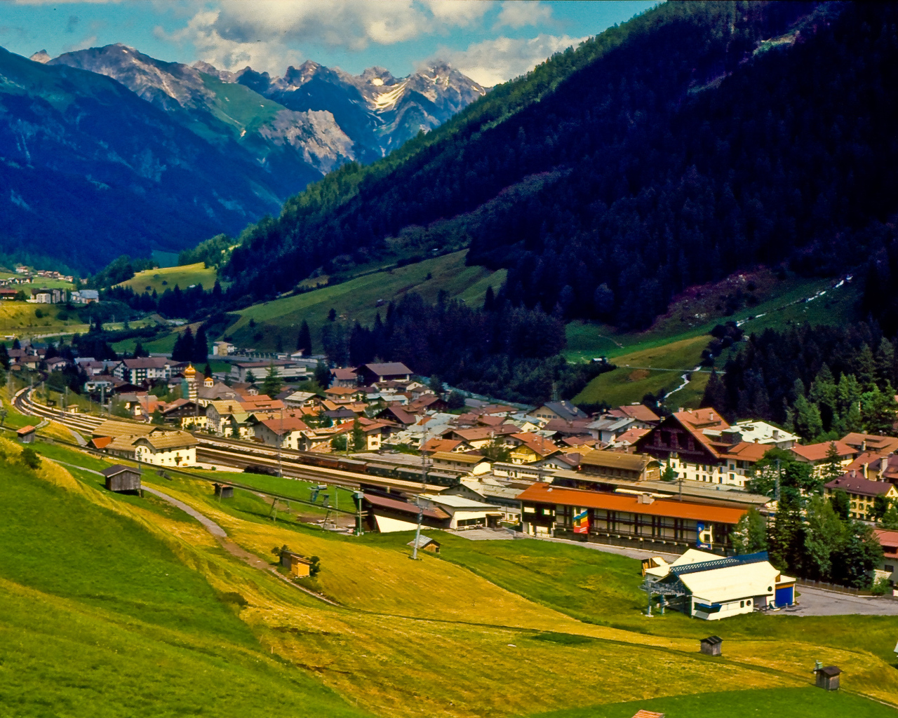 Город на горнолыжном курорте Сант Антон, Австрия