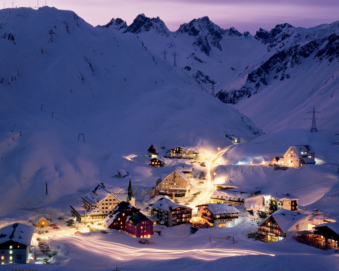 Вечернее сияние на горнолыжном курорте Сант Антон, Австрия