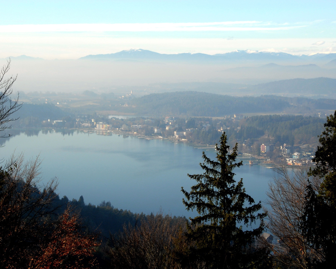 Туман над озером Клопайнер Зее, Австрия