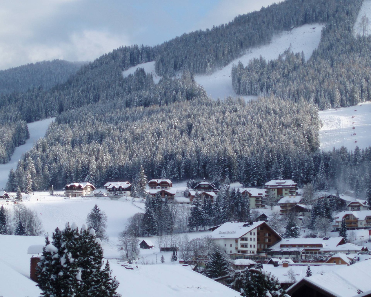 Дома на склоне на горнолыжном курорте Бад Кляйнкирххайм, Австрия