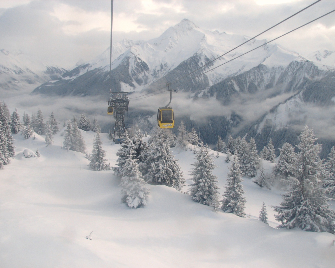 Подъемник на горнолыжном курорте Майрхофен, Австрия