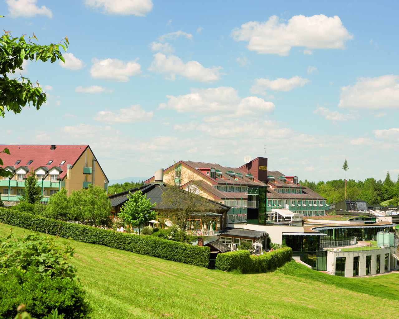 Роскошный отель на курорте Бад Лойперсдорф, Австрия