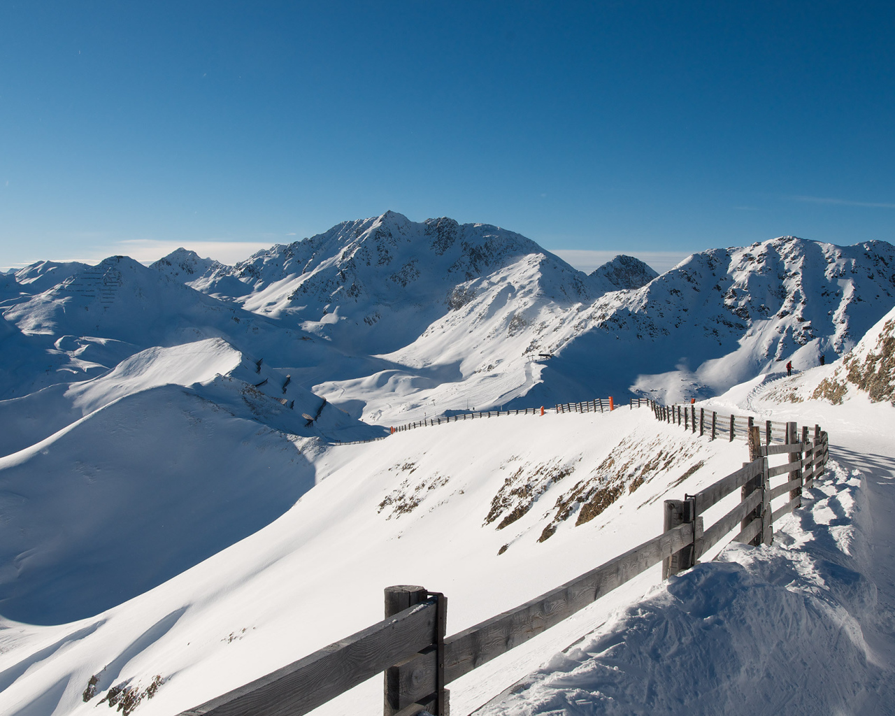 Горная дорога на горнолыжном курорте Серфаус, Австрия