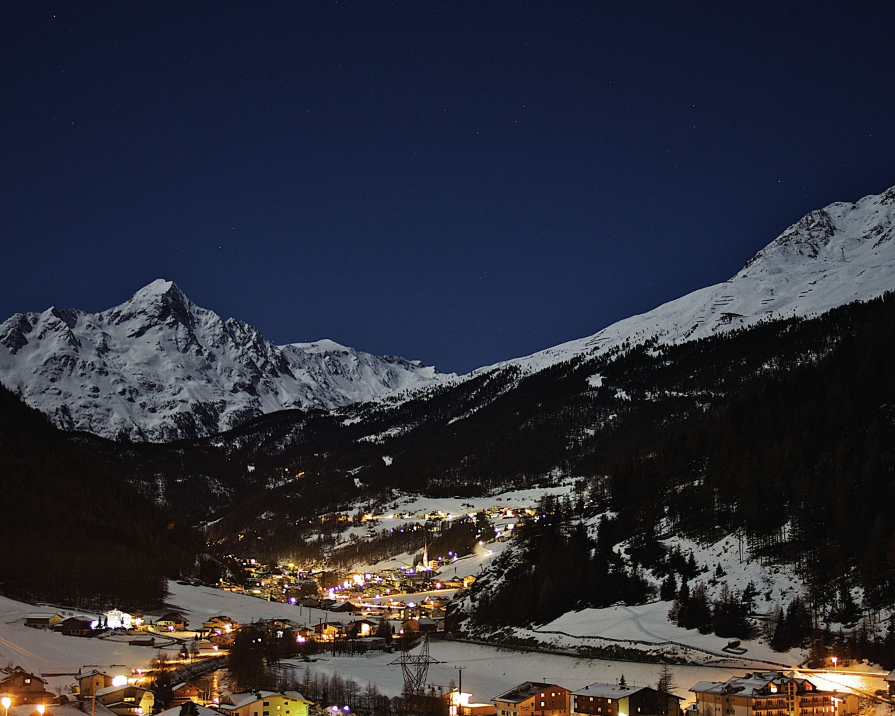 Night at the ski resort of Solden, Austria