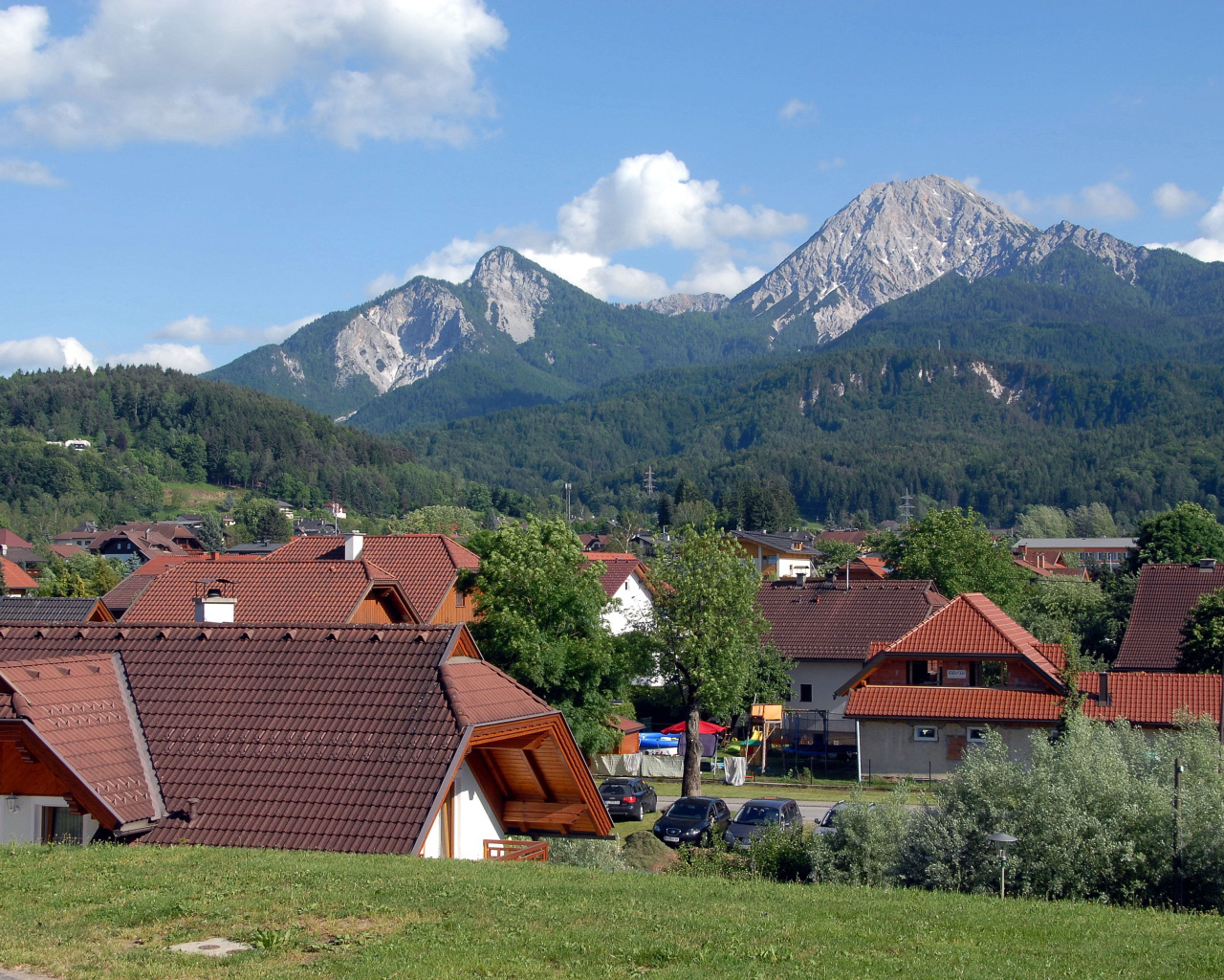 Панорама города на курорте Фаакер-Зее, Австрия