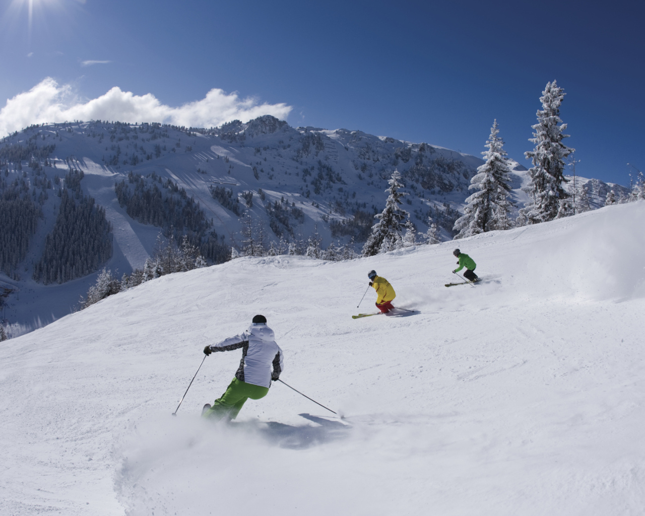 Катание на лыжах на горнолыжном курорте Майрхофен, Австрия