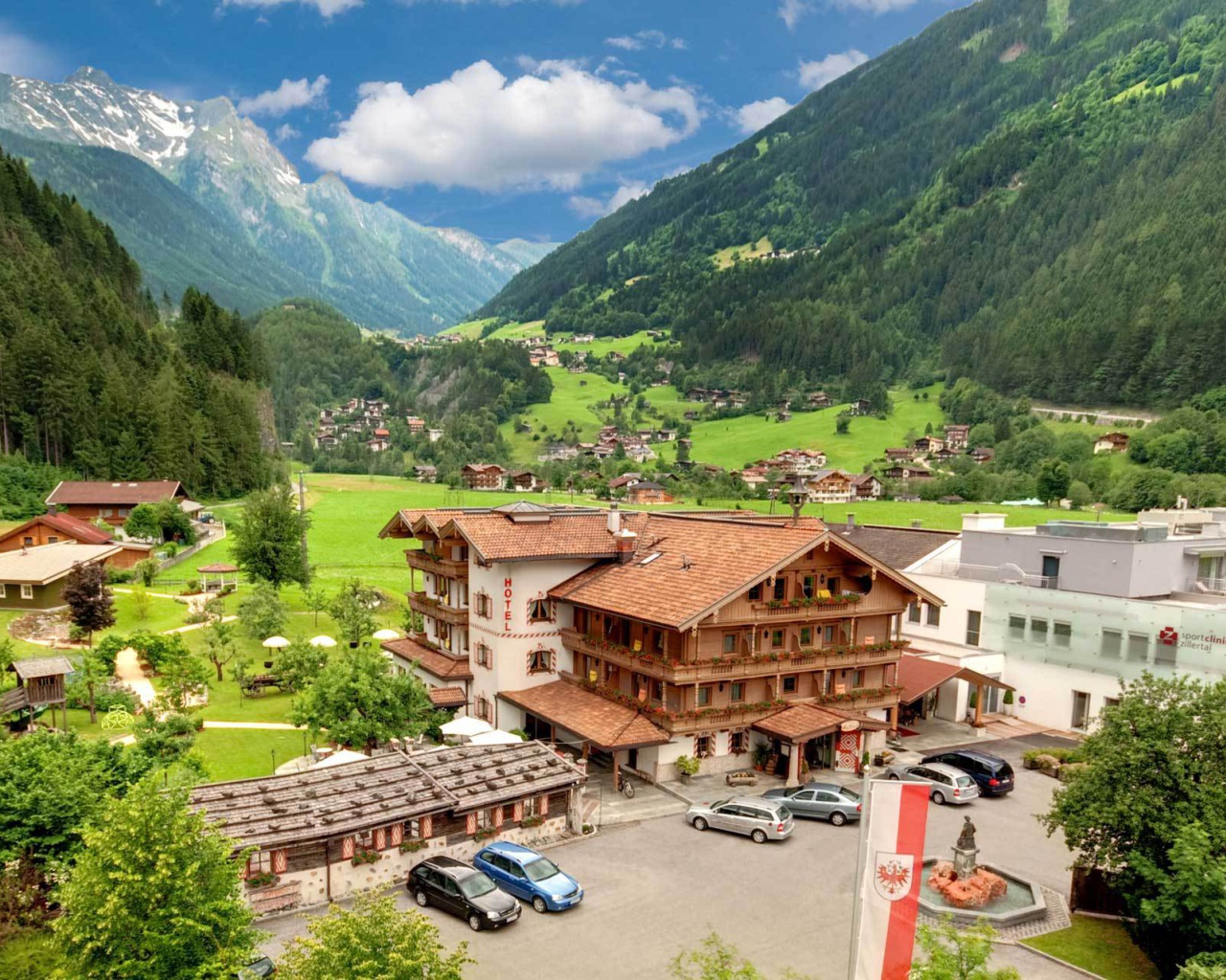 Летний пейзаж на горнолыжном курорте Майрхофен, Австрия