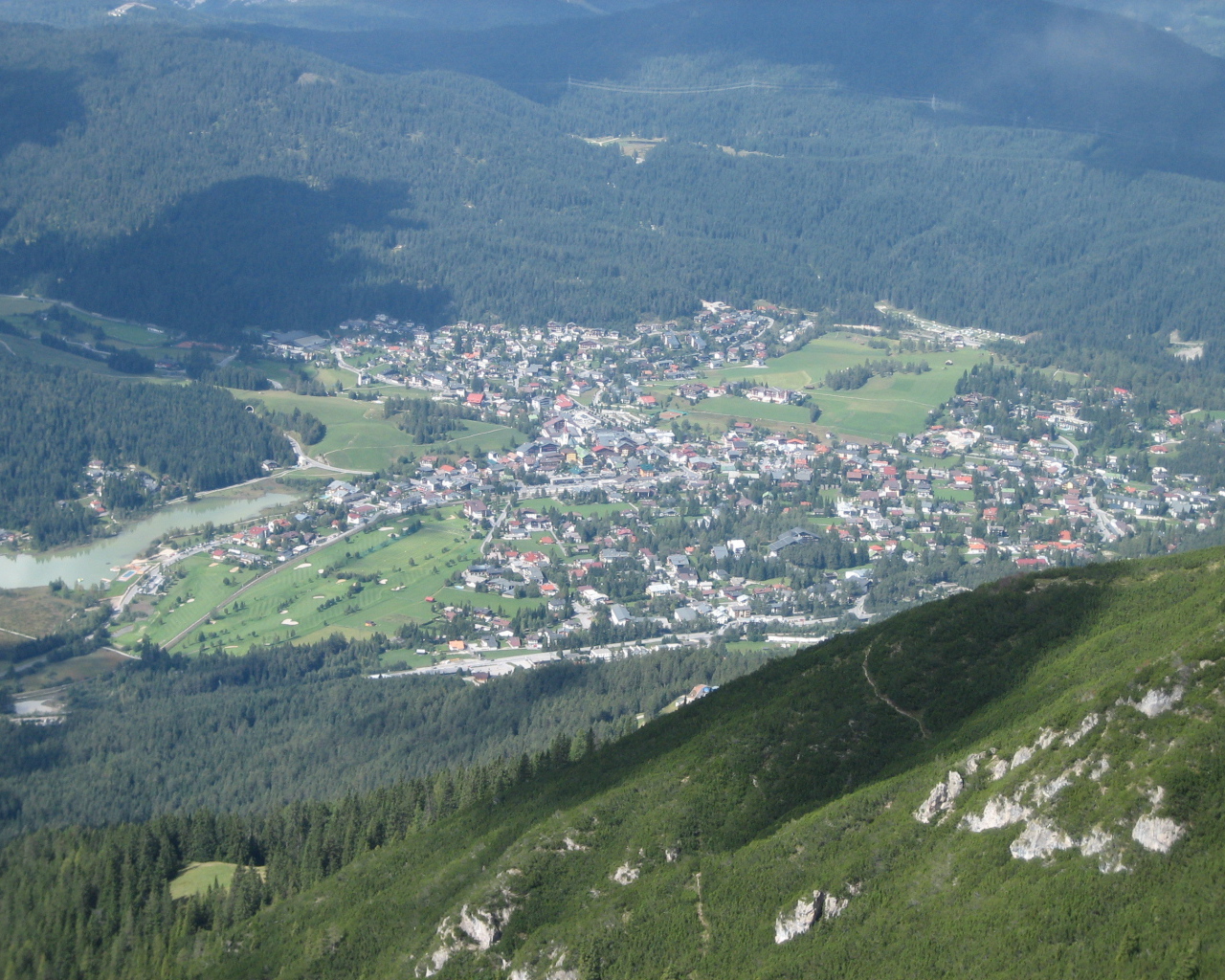 Летний пейзаж на курорте Зеефельд, Австрия