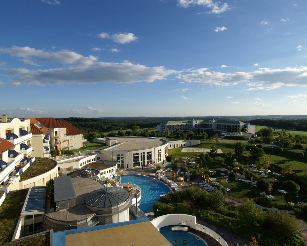 Вид с балкона на курорте Бад Татцмансдорф, Австрия