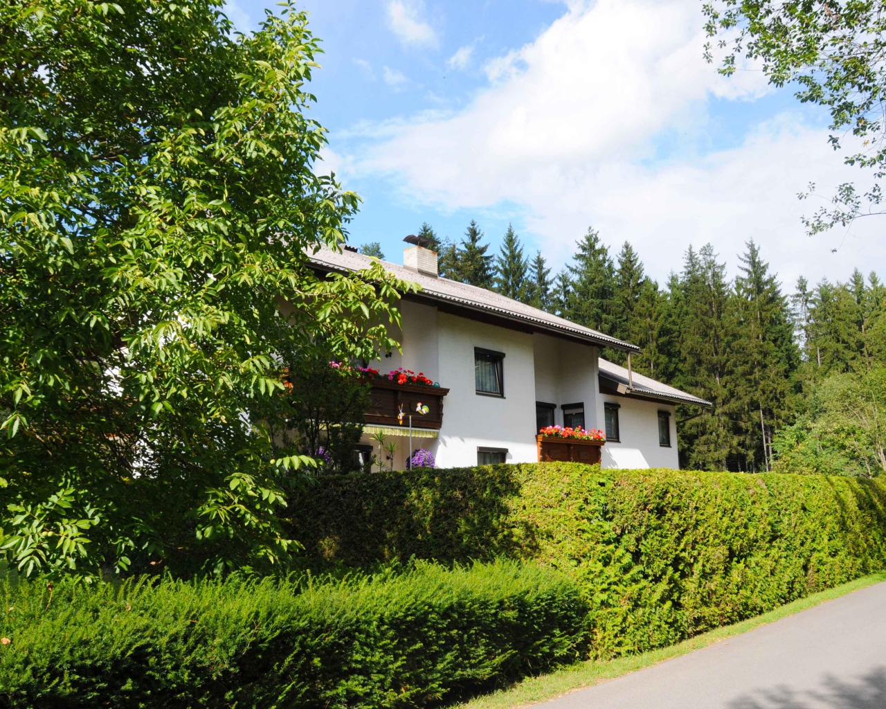 Вилла у озера Клопайнер Зее, Австрия