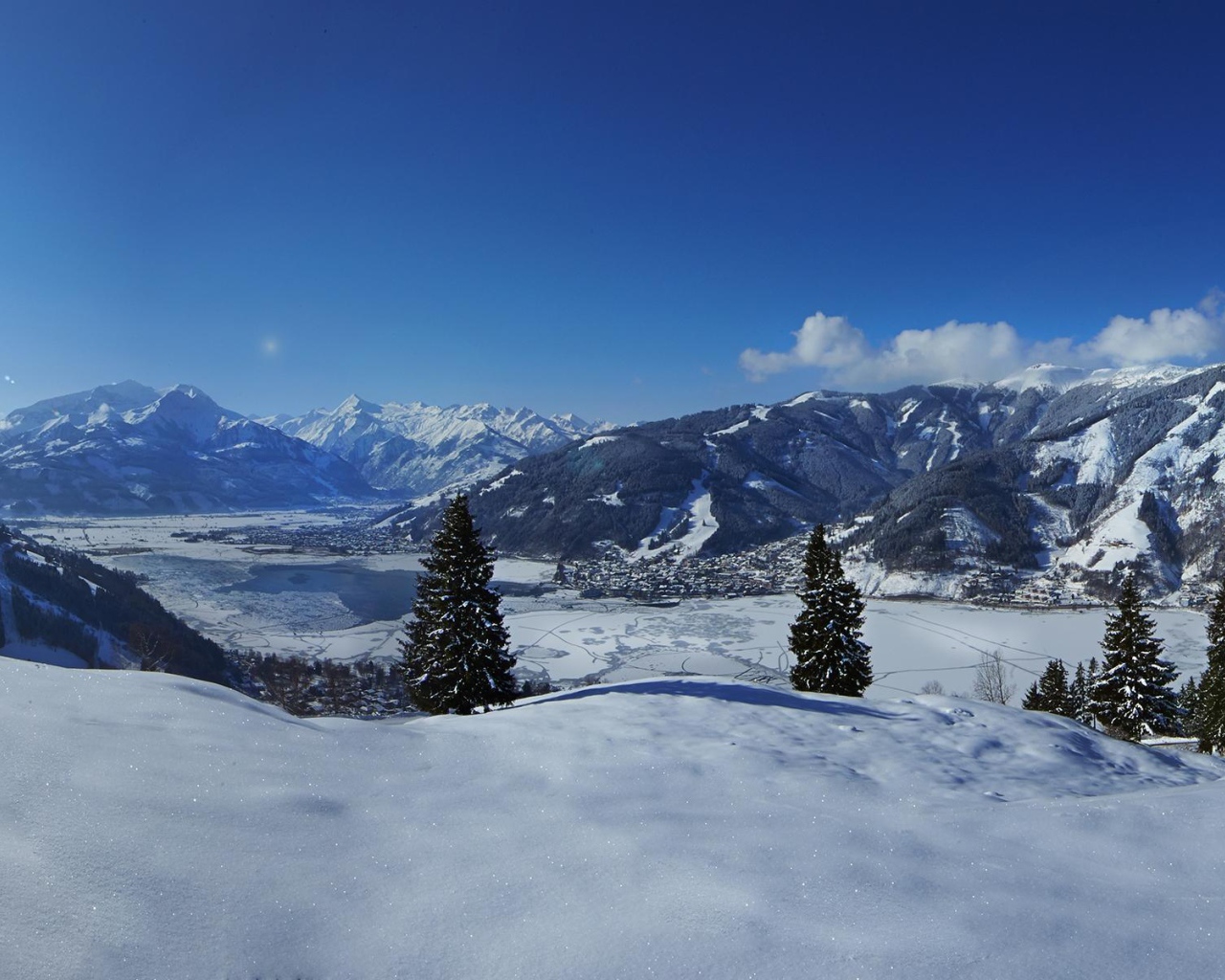 Зимний пейзаж на курорте Цель-ам-Зее, Австрия