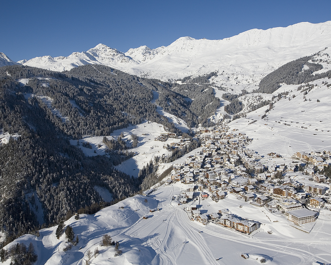 Зимний пейзаж на горнолыжном курорте Серфаус, Австрия