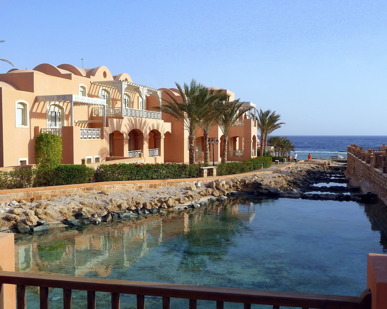Отель у побережья на курорте Эль Кусейр, Египет