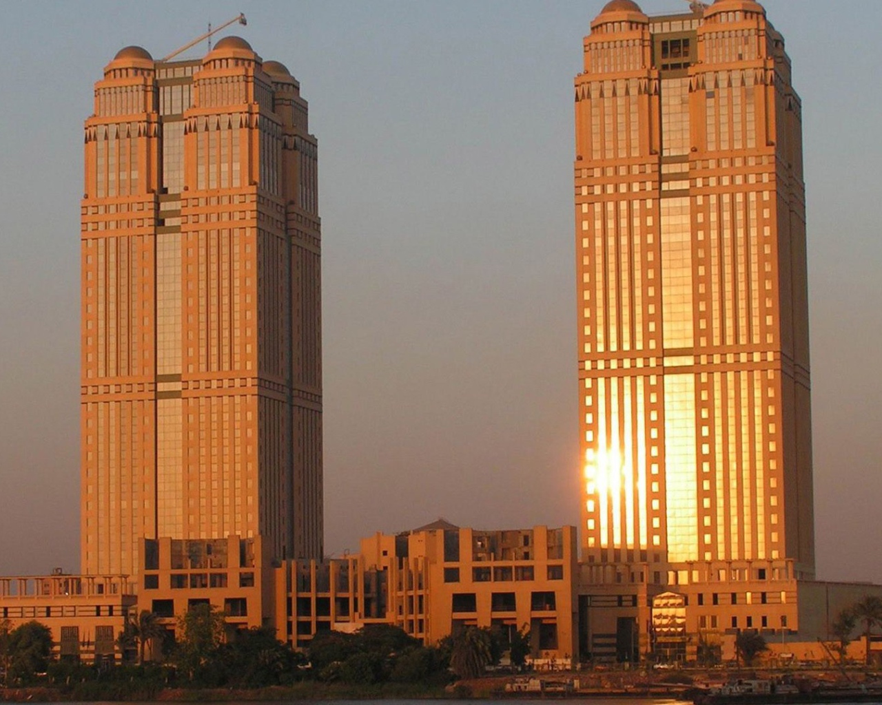 Башни Нил Сити в Каире
