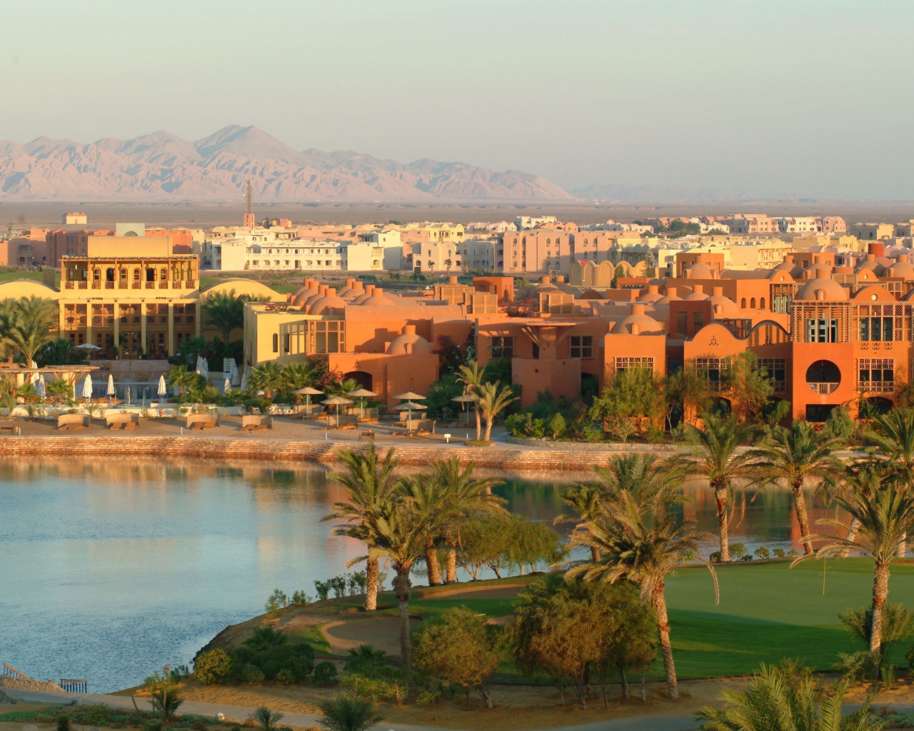 Панорама города на курорте Эль Гуна, Египет