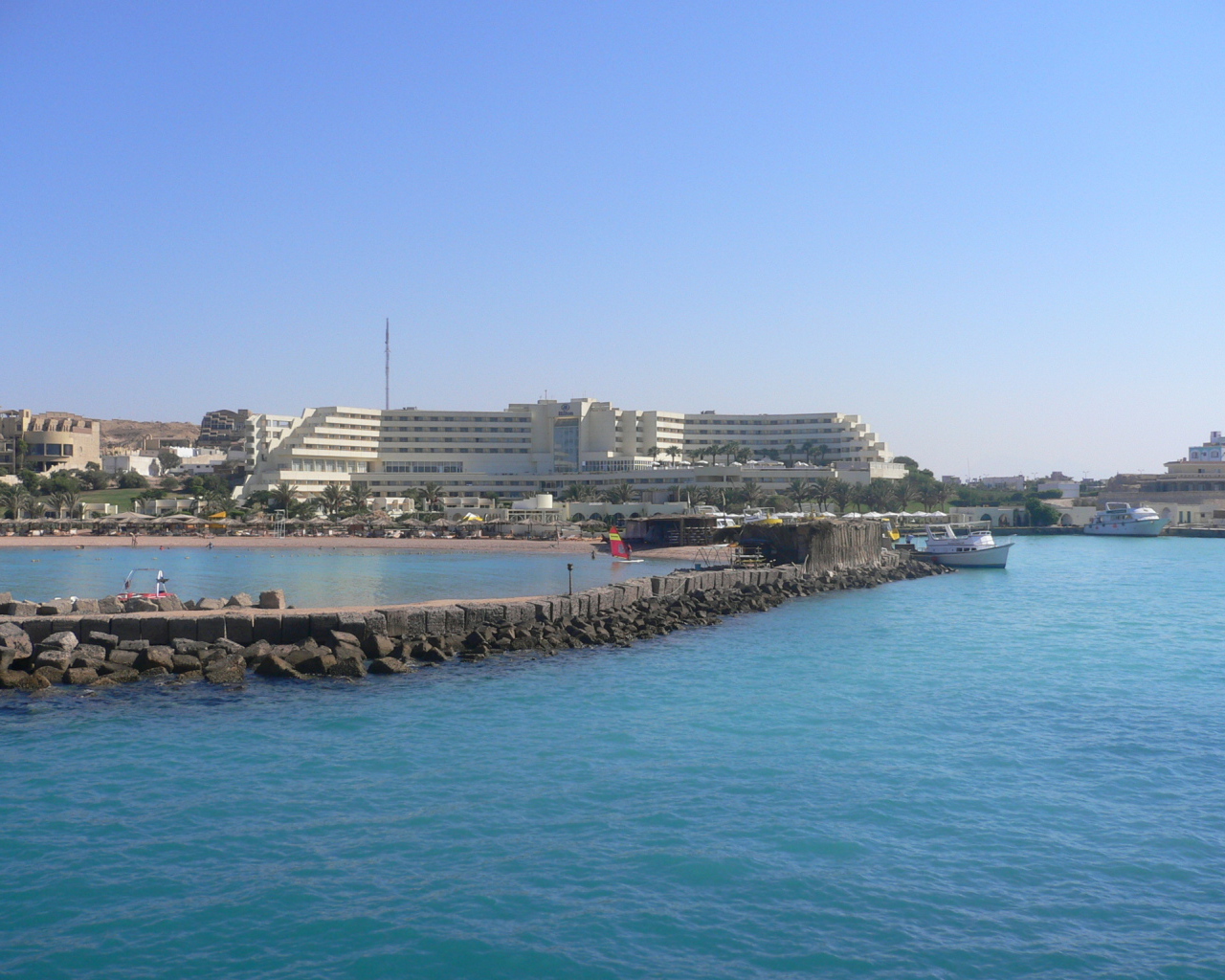 Пирс на курорте Хургада, Египет