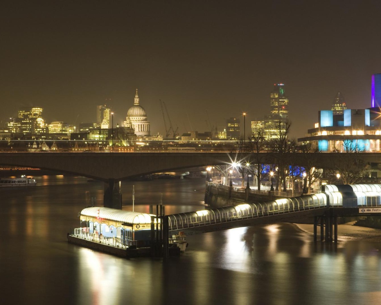 Мост через Темзу в Лондоне