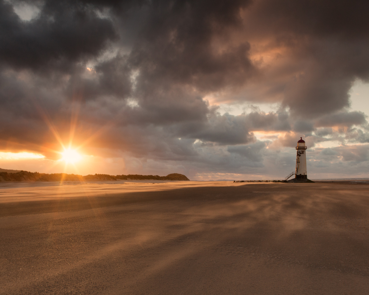 Маяк в городе Талакр, Северный Уэльс, Великобритания