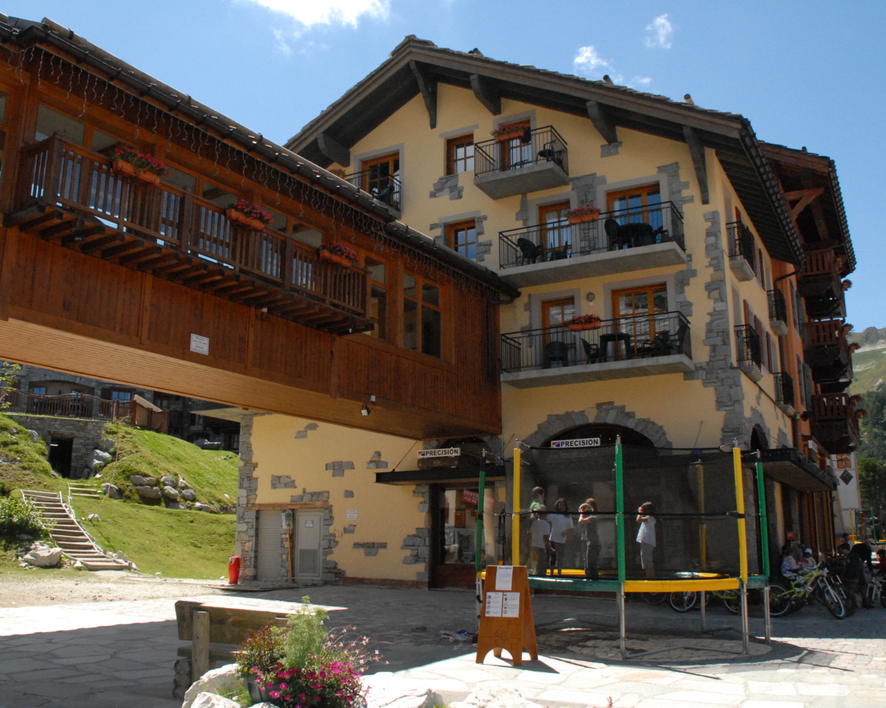 Арка на горнолыжном курорте Лез Арк, Франция