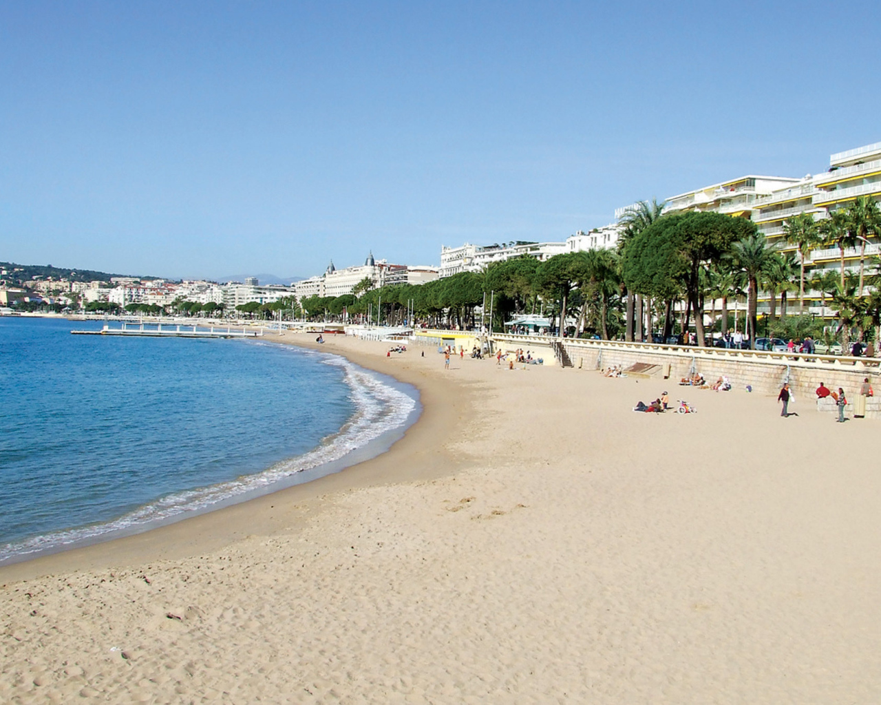 Пляж в Каннах, Франция