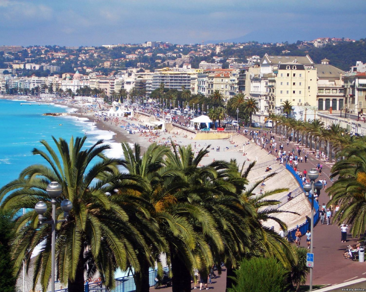 Пляж в городе Ницца, Франция