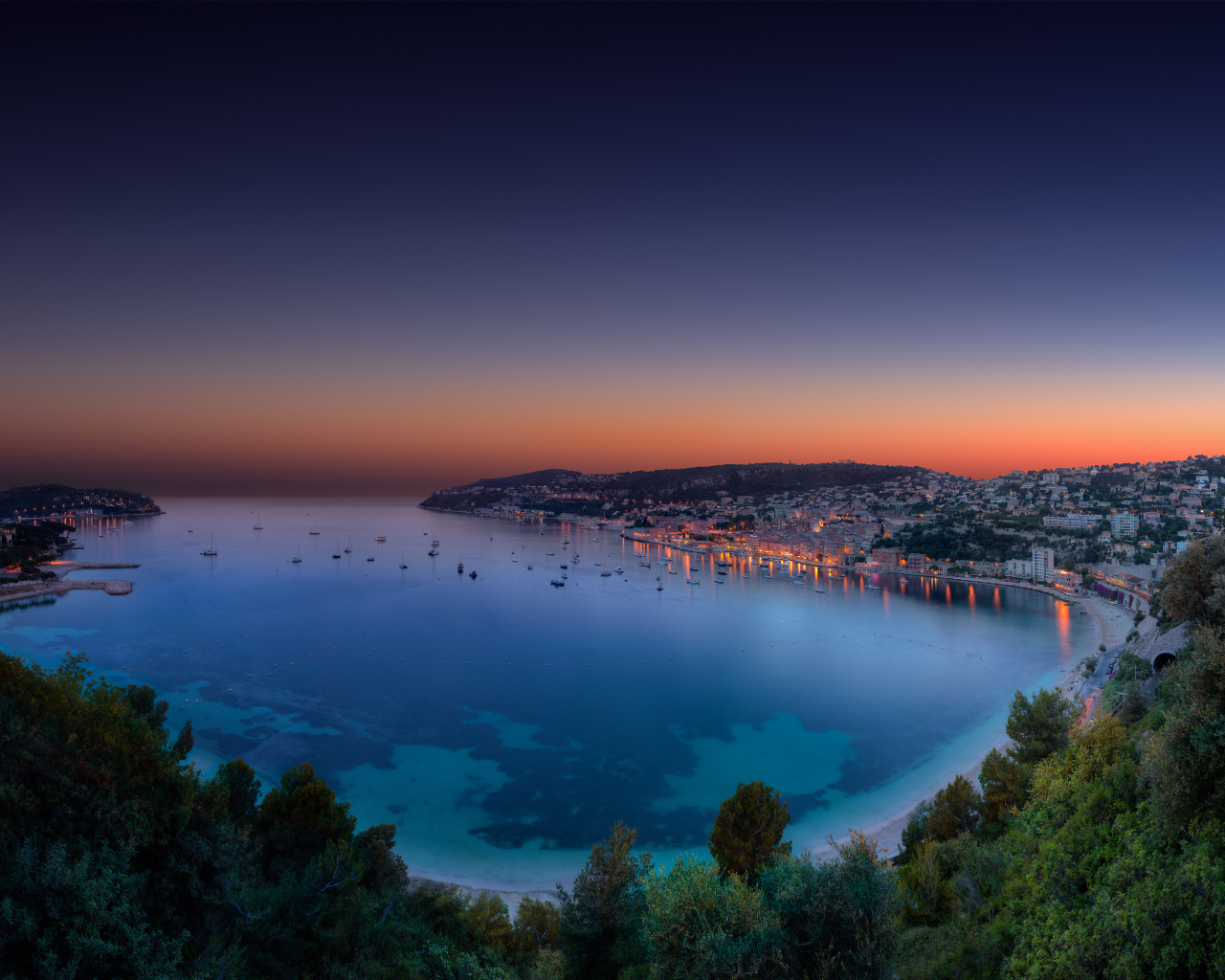 Красивый город Вильфранш-сюр-Мер, Франция